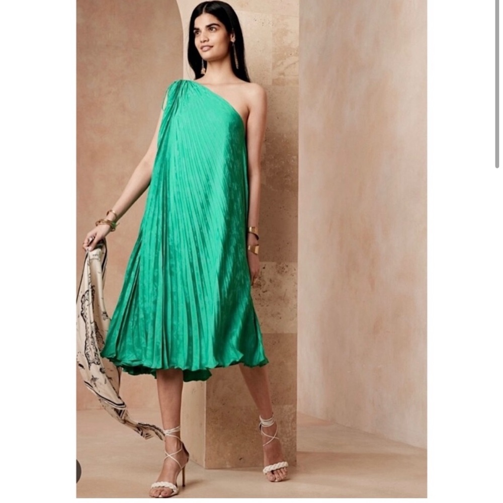Banana Republic Radiant one shoulder dress in cabana green